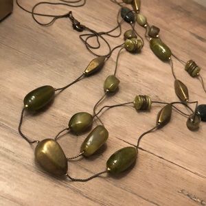 Double layer green beaded necklace